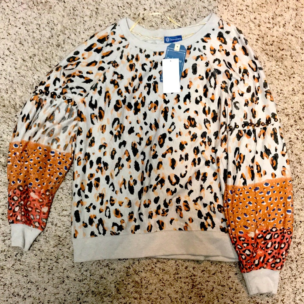 Democracy top size small NWT